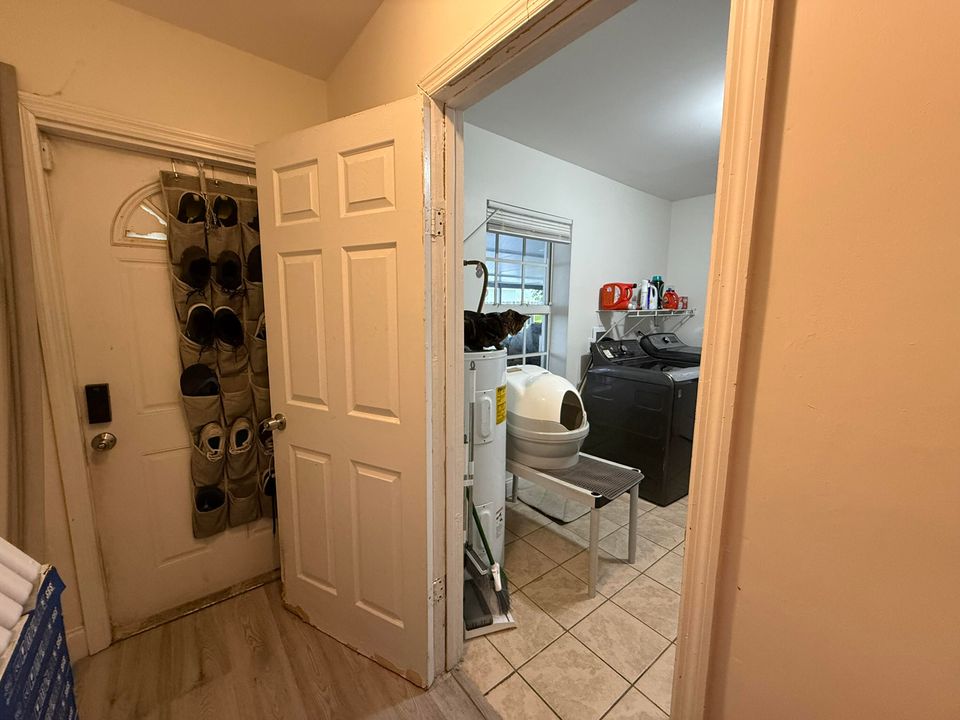 For Sale: $895,900 (8 beds, 4 baths, 3574 Square Feet)