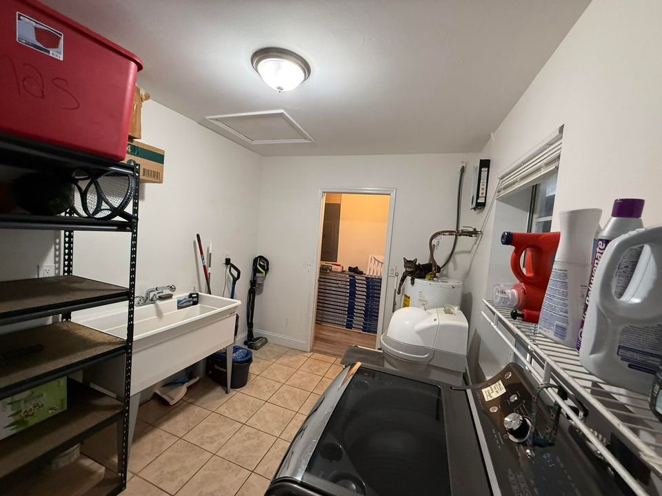 For Sale: $895,900 (8 beds, 4 baths, 3574 Square Feet)