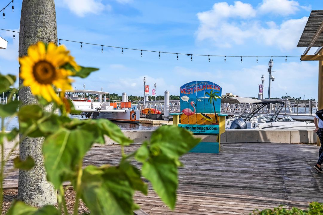 For Sale: $425,000 (2 beds, 2 baths, 1482 Square Feet)