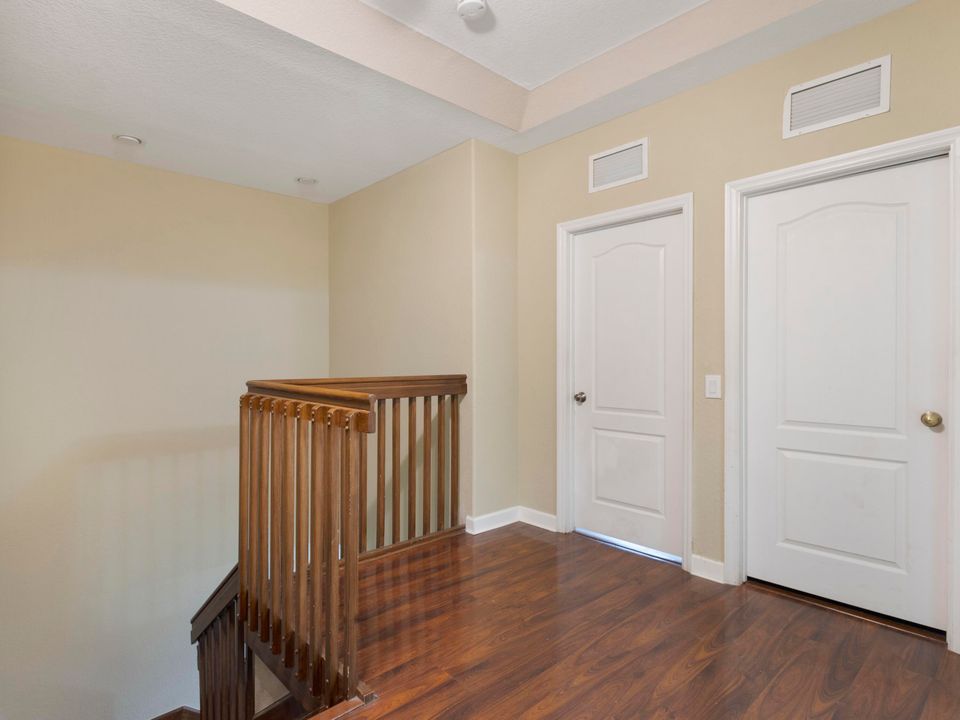 For Sale: $369,000 (4 beds, 3 baths, 1843 Square Feet)