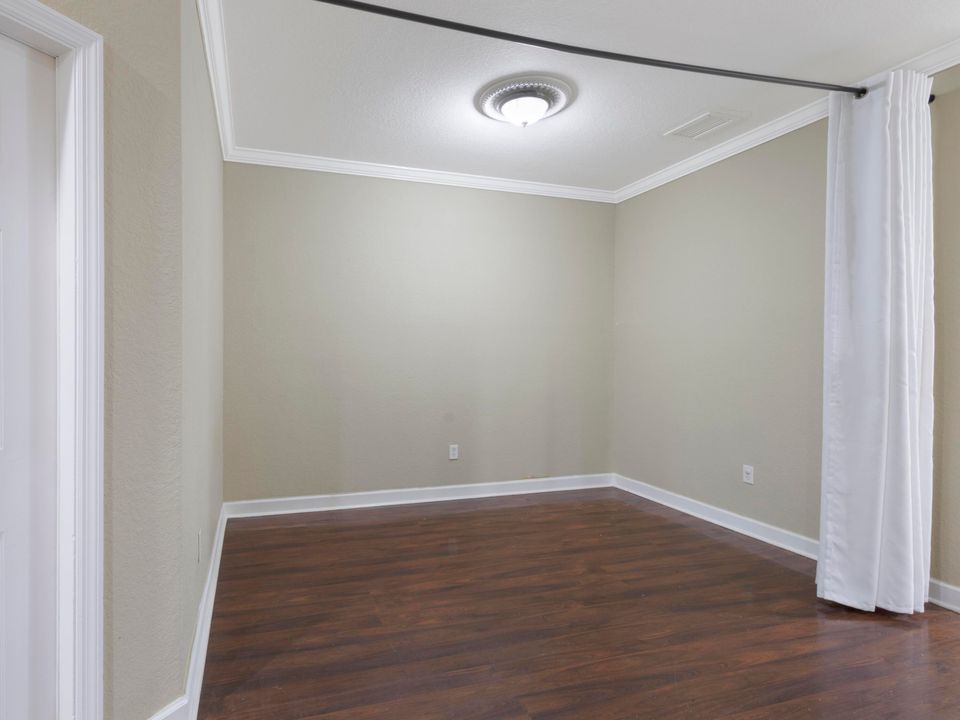 For Sale: $369,000 (4 beds, 3 baths, 1843 Square Feet)