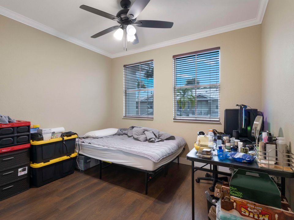 For Sale: $369,000 (4 beds, 3 baths, 1843 Square Feet)