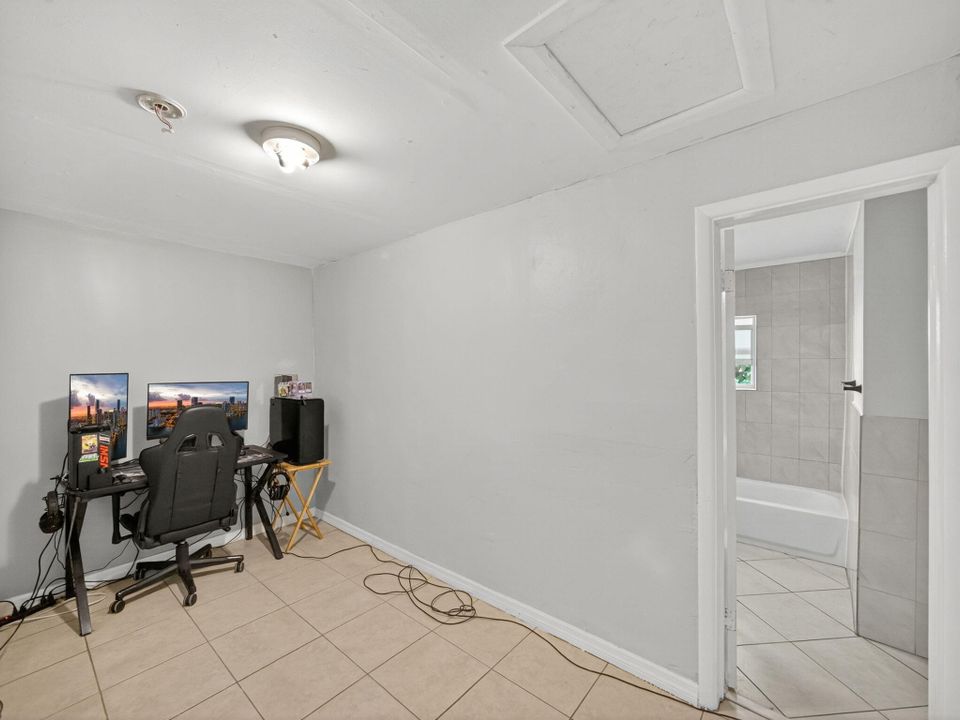 En Venta: $310,000 (3 camas, 2 baños, 1120 Pies cuadrados)