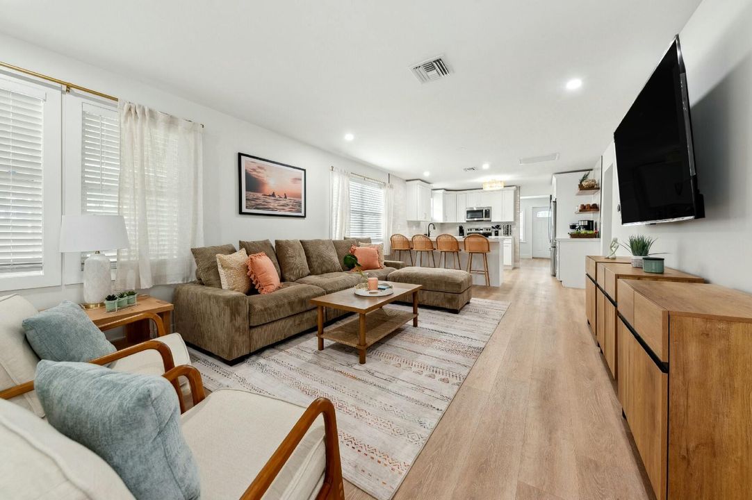 В аренду: $13,000 (5 спален, 4 ванн, 2781 Квадратных фут)