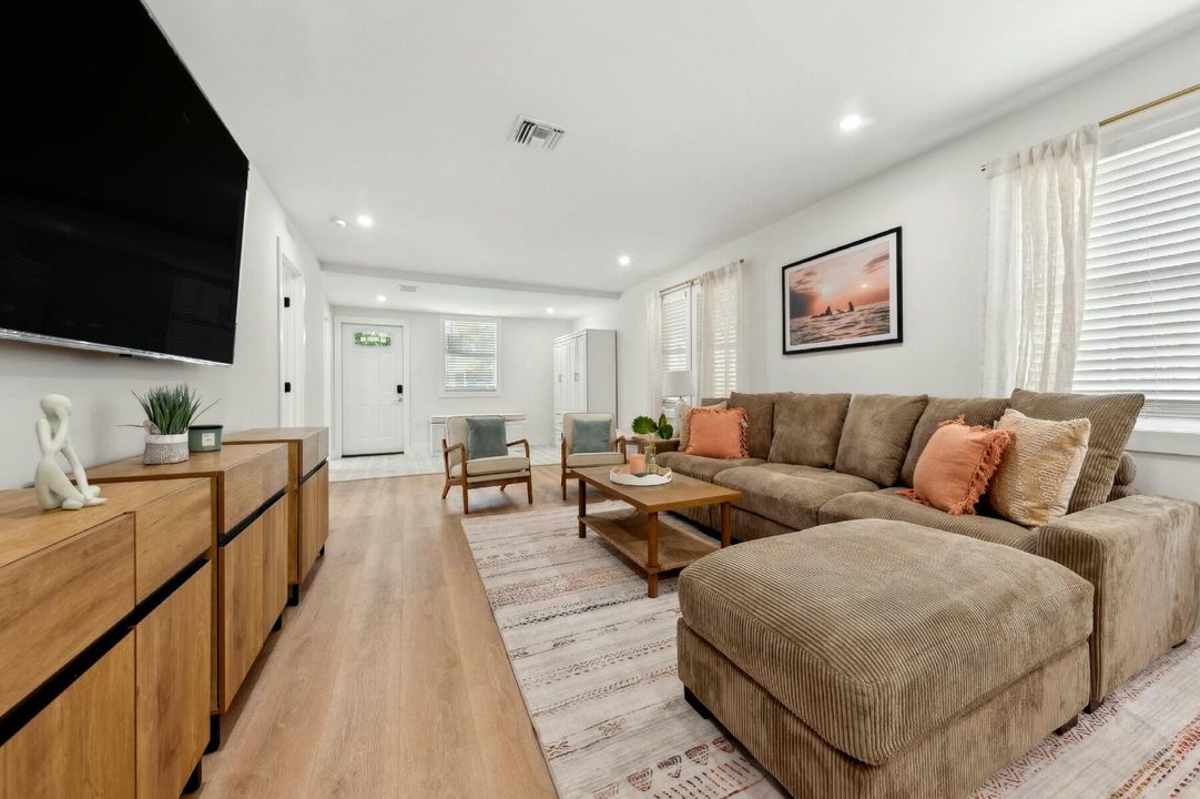 В аренду: $13,000 (5 спален, 4 ванн, 2781 Квадратных фут)