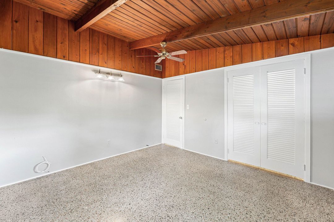 Active With Contract: $329,000 (2 beds, 1 baths, 1092 Square Feet)