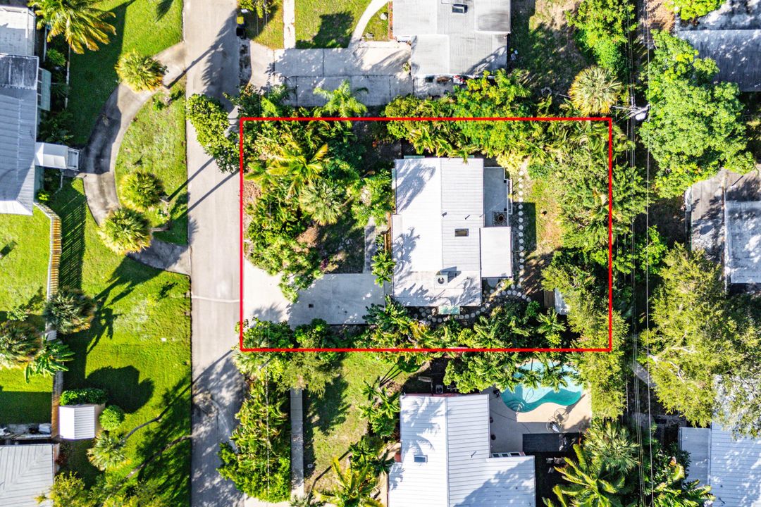 Active With Contract: $329,000 (2 beds, 1 baths, 1092 Square Feet)