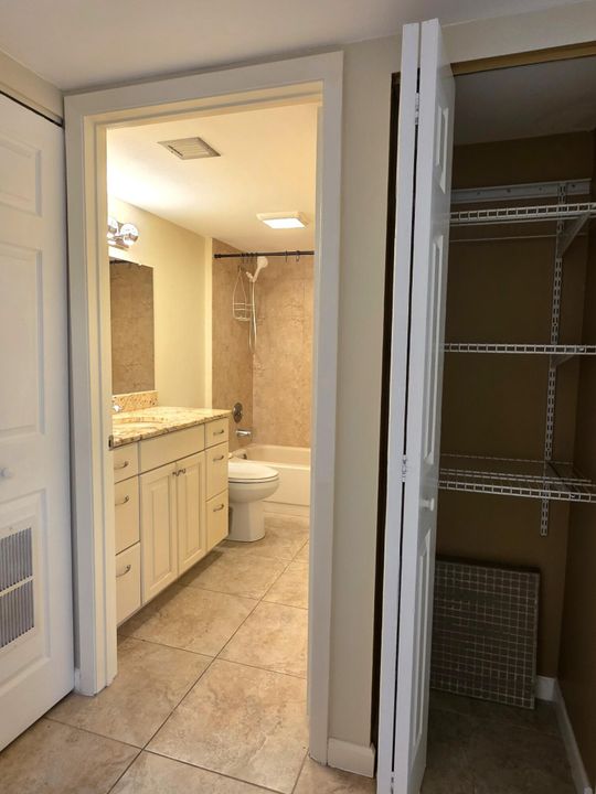 合同活跃: $2,100 (2 贝兹, 2 浴室, 1442 平方英尺)