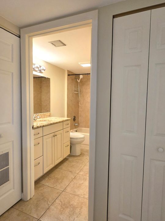 合同活跃: $2,100 (2 贝兹, 2 浴室, 1442 平方英尺)