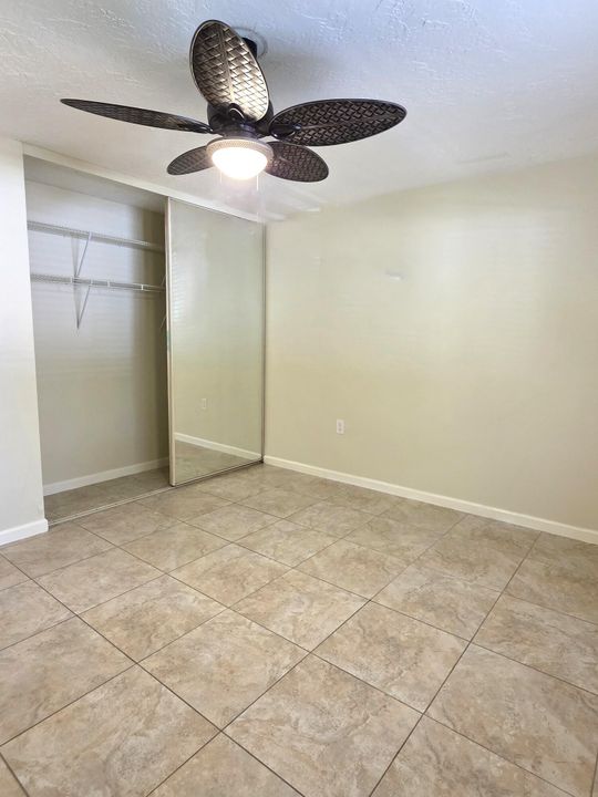 合同活跃: $2,100 (2 贝兹, 2 浴室, 1442 平方英尺)