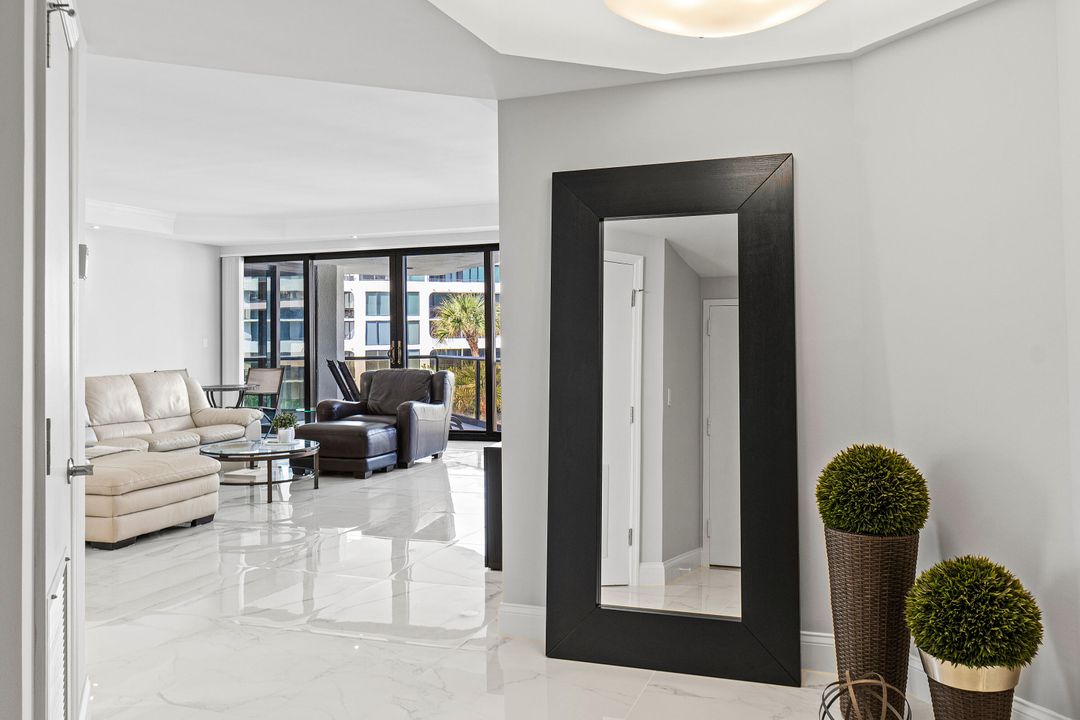 En Venta: $2,395,000 (2 camas, 2 baños, 2497 Pies cuadrados)