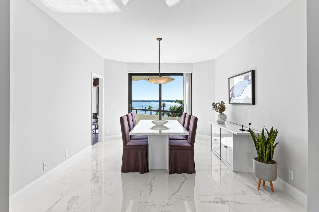 En Venta: $2,395,000 (2 camas, 2 baños, 2497 Pies cuadrados)