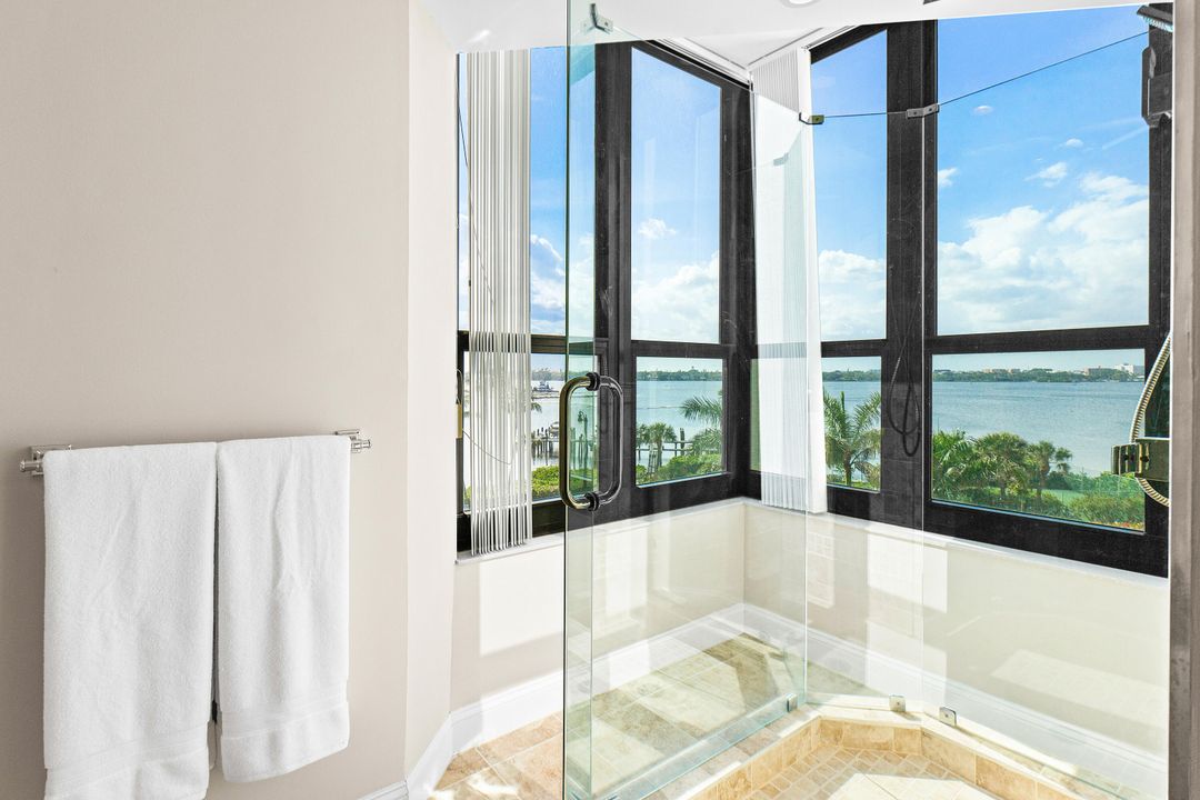 En Venta: $2,395,000 (2 camas, 2 baños, 2497 Pies cuadrados)