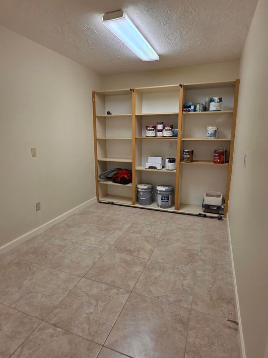 合同活跃: $2,100 (2 贝兹, 2 浴室, 1442 平方英尺)