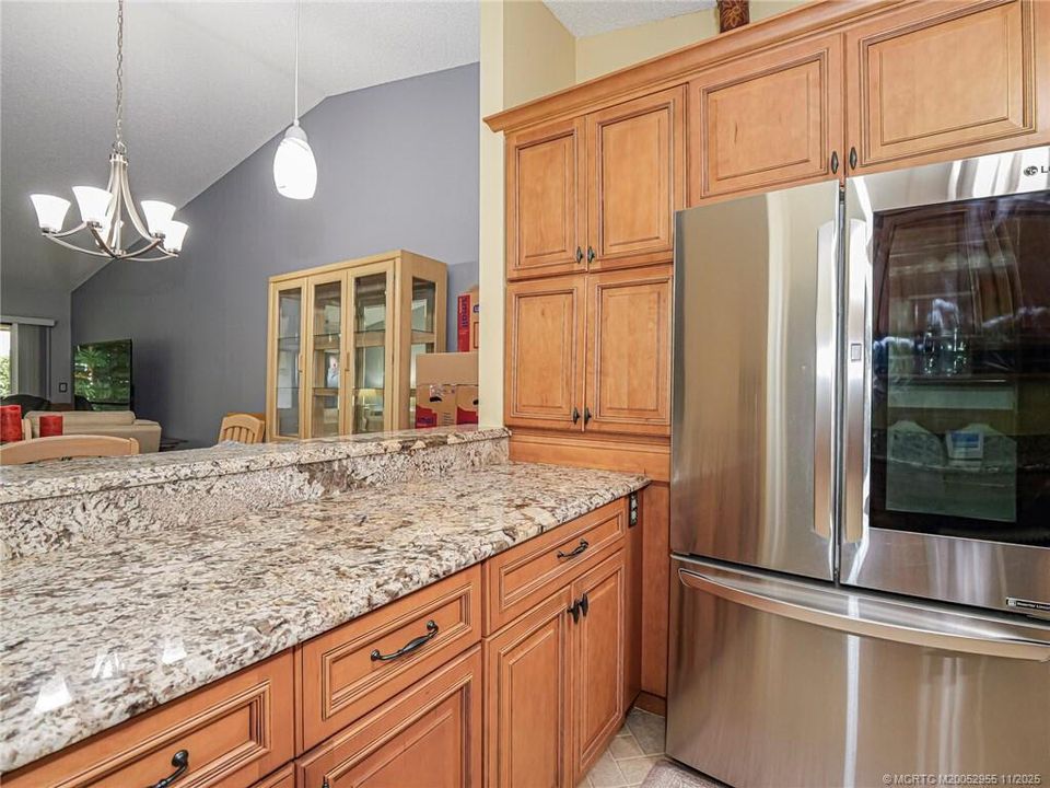 На продажу: $197,500 (2 спален, 2 ванн, 1209 Квадратных фут)