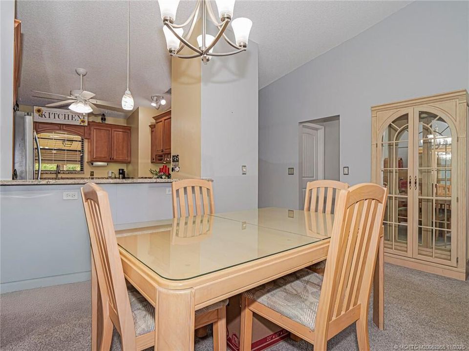 На продажу: $197,500 (2 спален, 2 ванн, 1209 Квадратных фут)