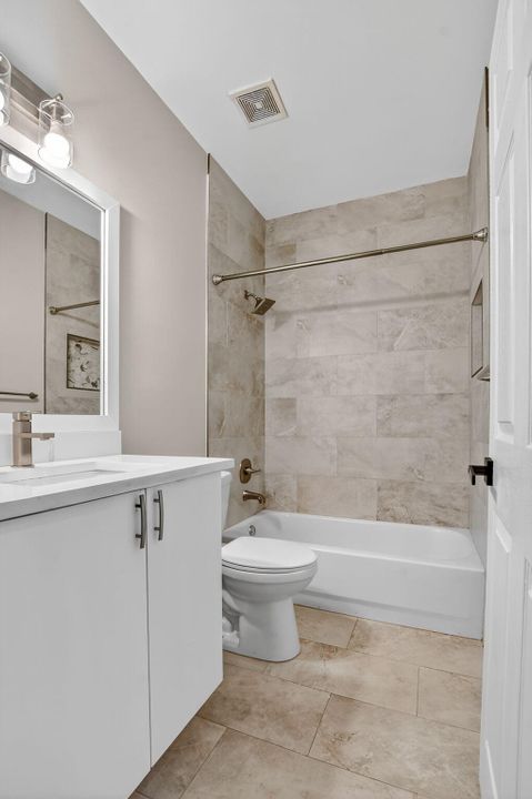 В аренду: $2,600 (2 спален, 2 ванн, 1186 Квадратных фут)