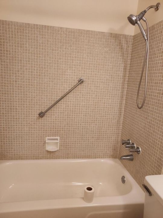 待售: $115,000 (1 贝兹, 1 浴室, 646 平方英尺)