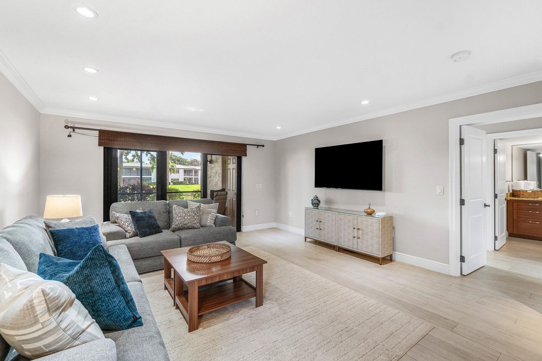 For Sale: $199,500 (2 beds, 2 baths, 1429 Square Feet)