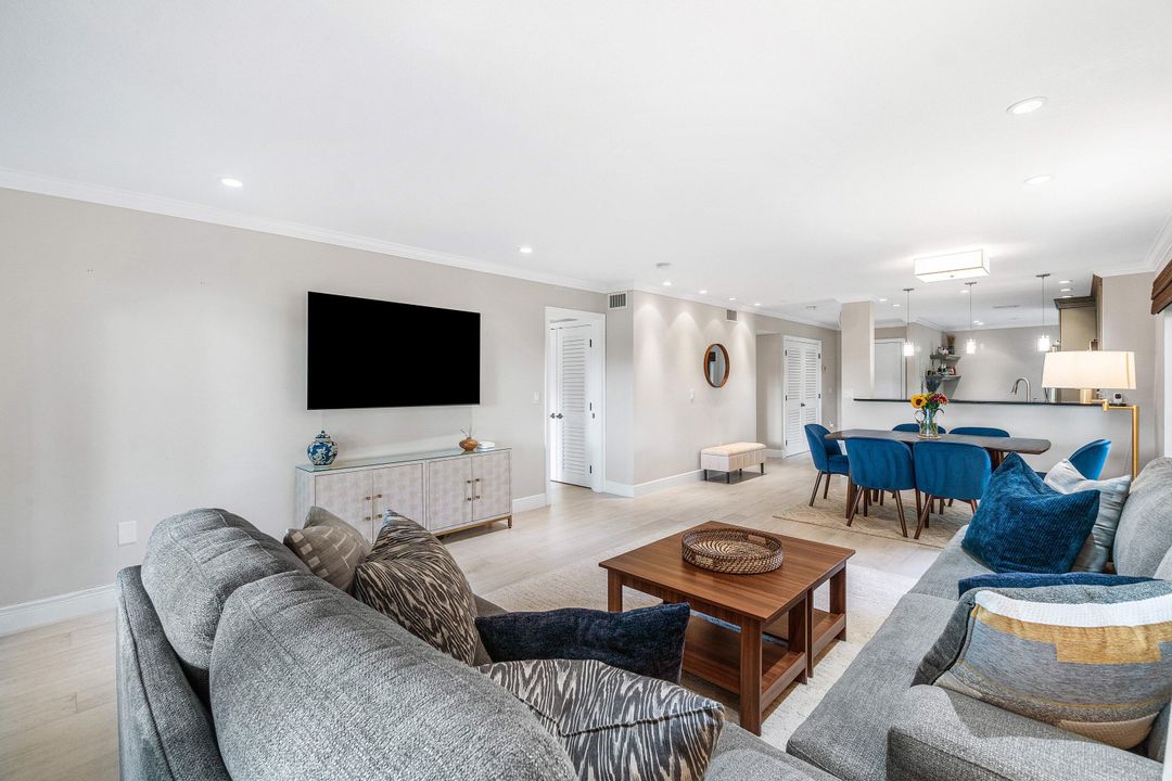 For Sale: $199,500 (2 beds, 2 baths, 1429 Square Feet)