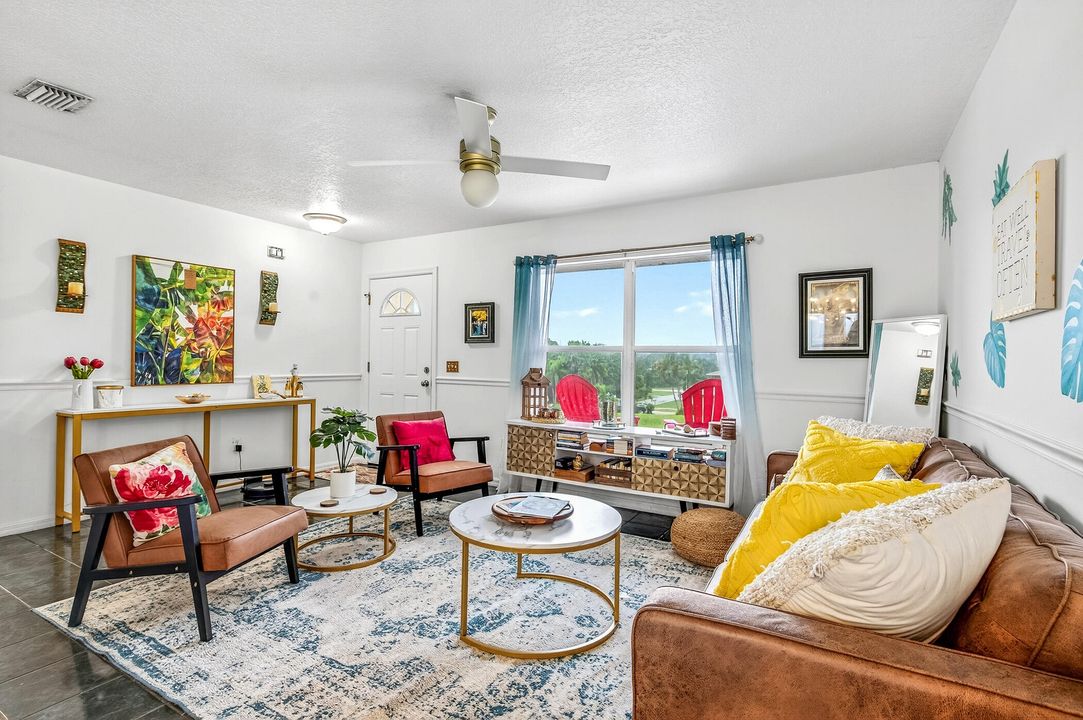 待售: $340,000 (3 贝兹, 2 浴室, 1056 平方英尺)