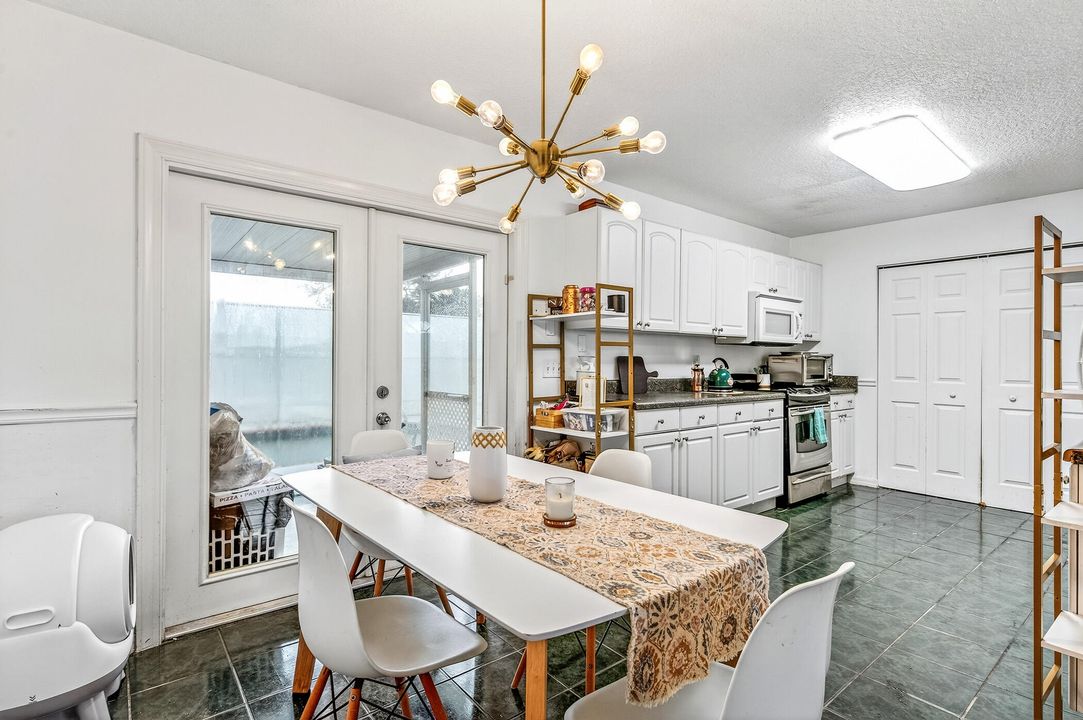 待售: $340,000 (3 贝兹, 2 浴室, 1056 平方英尺)