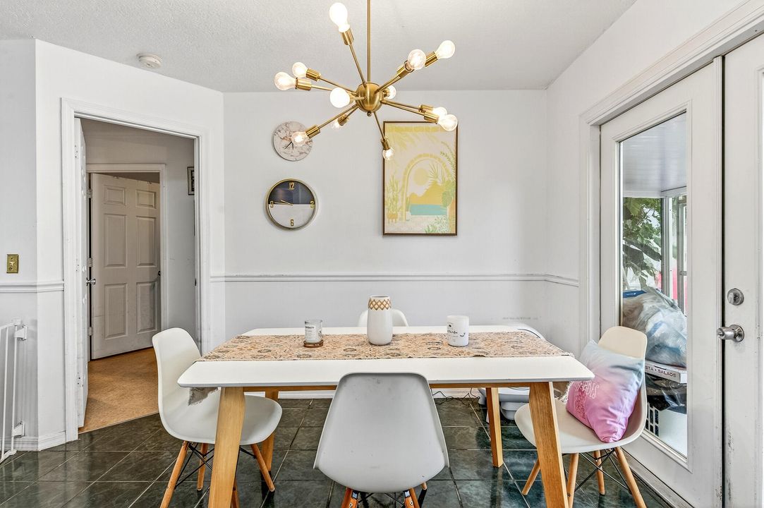 待售: $340,000 (3 贝兹, 2 浴室, 1056 平方英尺)