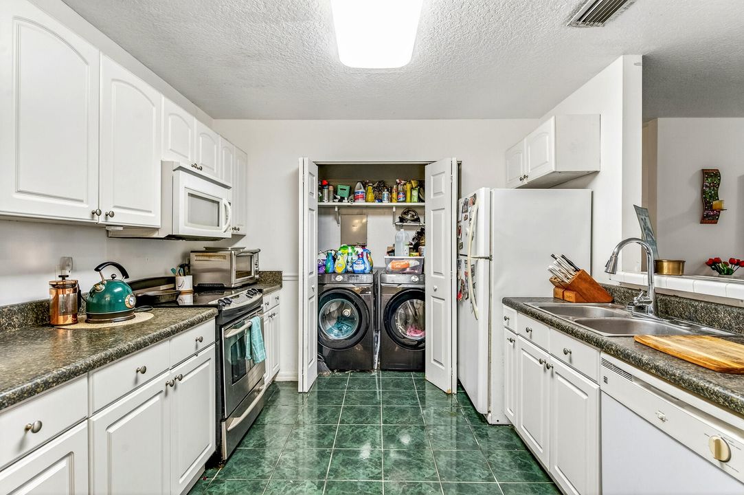 待售: $340,000 (3 贝兹, 2 浴室, 1056 平方英尺)