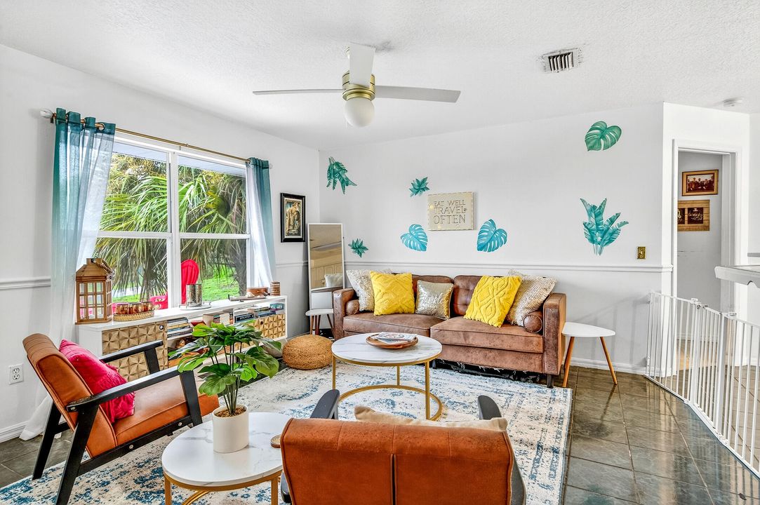 待售: $340,000 (3 贝兹, 2 浴室, 1056 平方英尺)