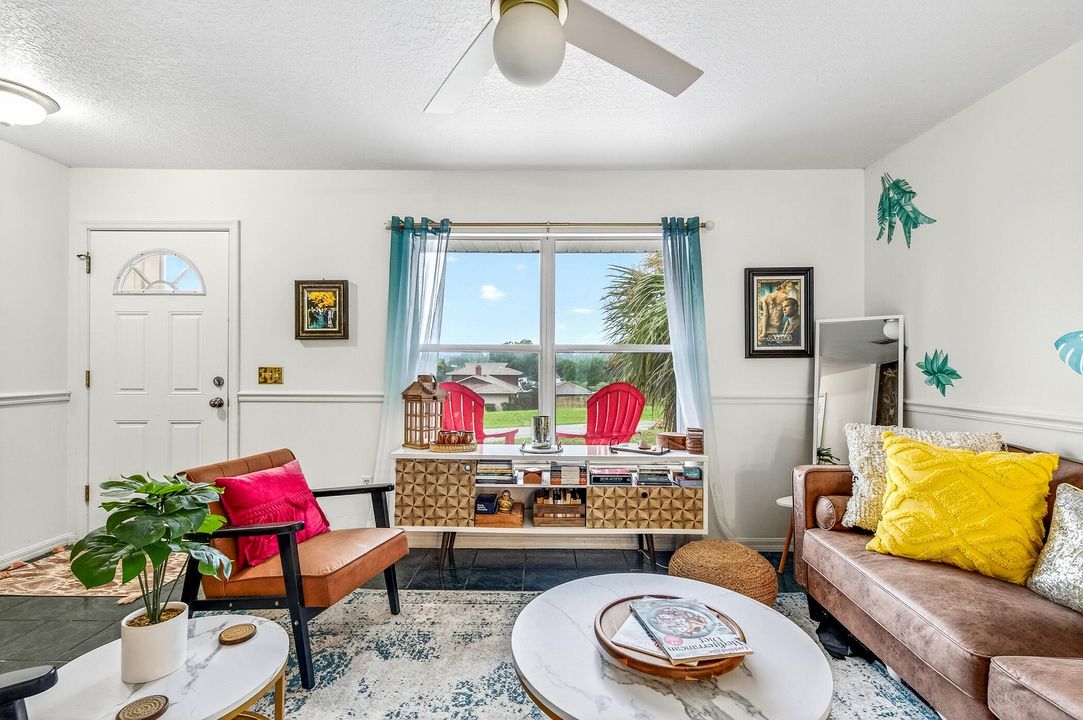 待售: $340,000 (3 贝兹, 2 浴室, 1056 平方英尺)