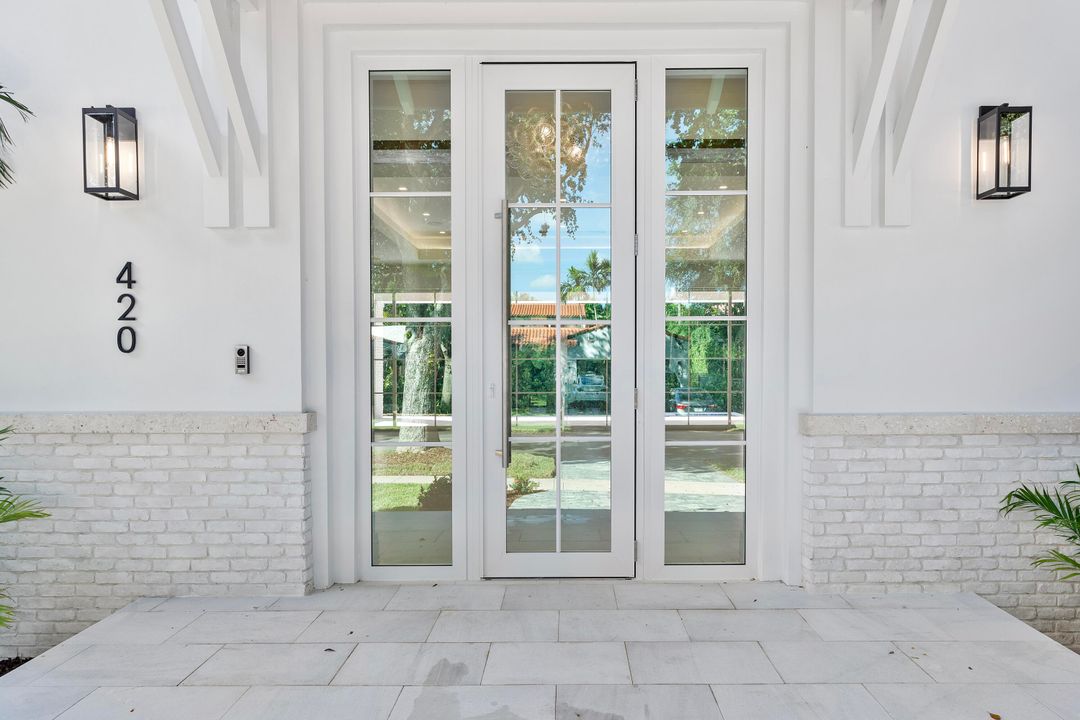 合同活跃: $6,490,000 (6 贝兹, 7 浴室, 4850 平方英尺)