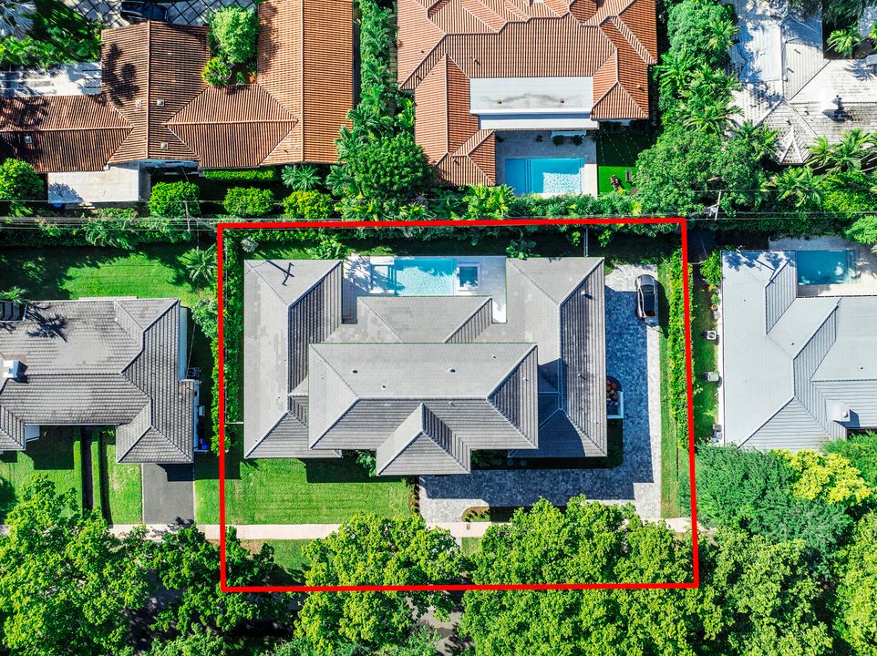 合同活跃: $6,490,000 (6 贝兹, 7 浴室, 4850 平方英尺)