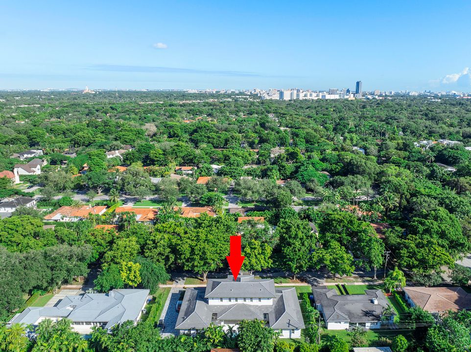 合同活跃: $6,490,000 (6 贝兹, 7 浴室, 4850 平方英尺)