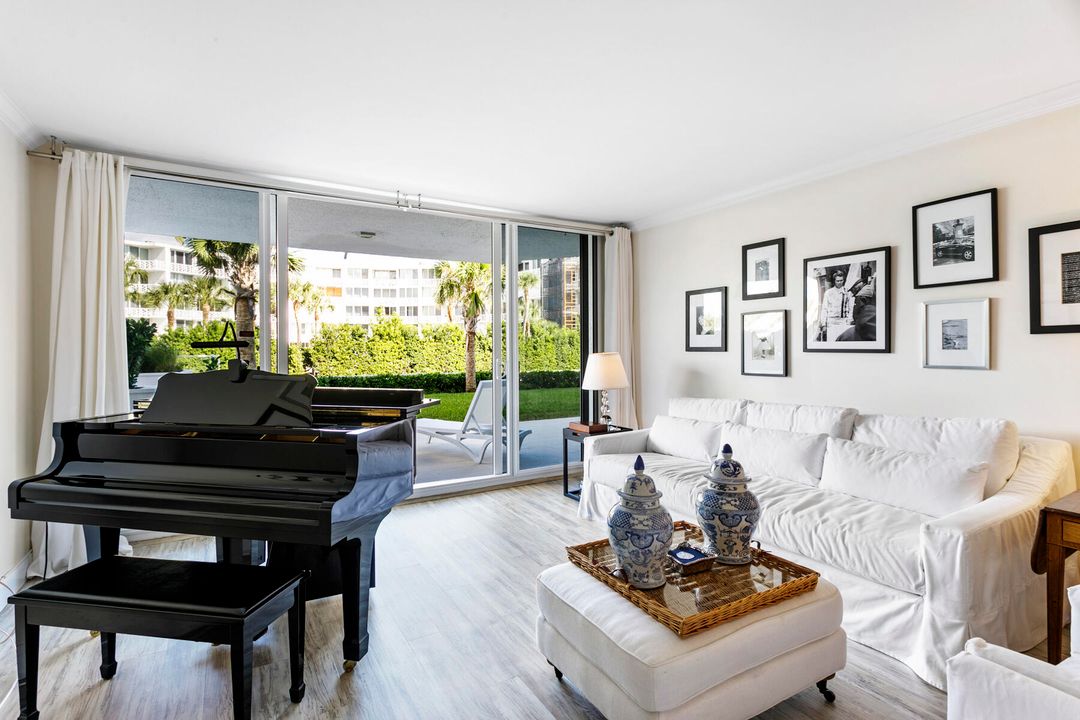 В аренду: $8,000 (2 спален, 2 ванн, 1386 Квадратных фут)