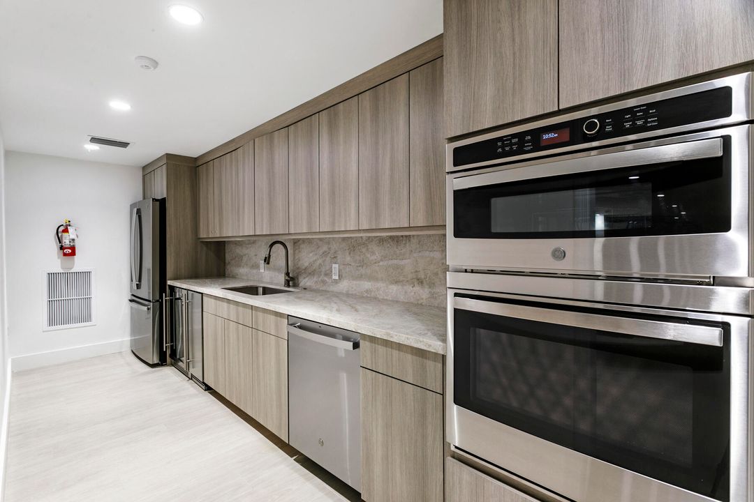 В аренду: $8,000 (2 спален, 2 ванн, 1386 Квадратных фут)