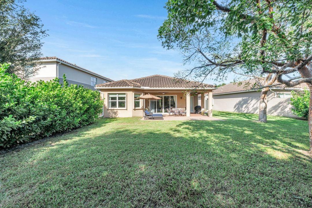 Active With Contract: $789,990 (4 beds, 3 baths, 2281 Square Feet)