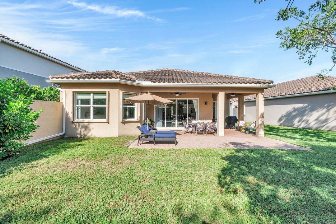 Active With Contract: $789,990 (4 beds, 3 baths, 2281 Square Feet)