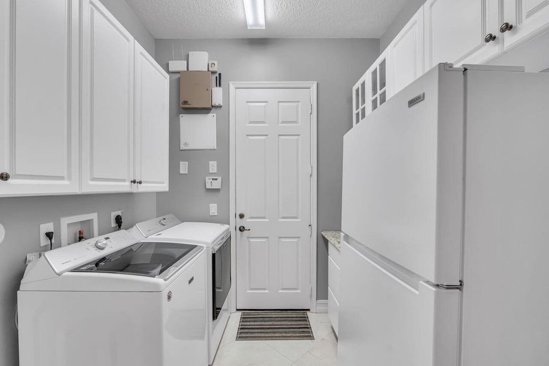 Active With Contract: $789,990 (4 beds, 3 baths, 2281 Square Feet)