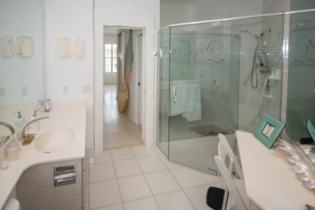 Под контрактом: $799,000 (3 спален, 2 ванн, 2024 Квадратных фут)