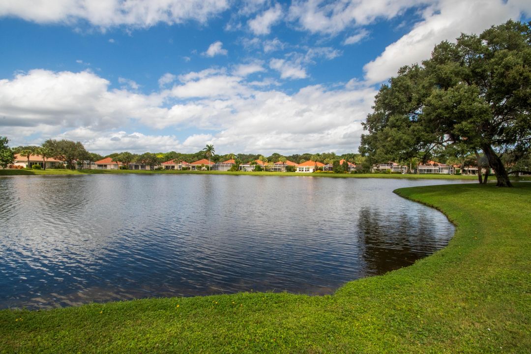 Под контрактом: $799,000 (3 спален, 2 ванн, 2024 Квадратных фут)