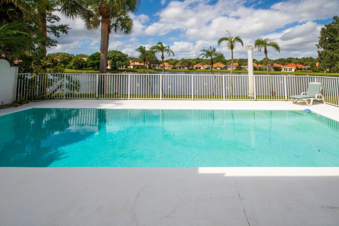 Под контрактом: $799,000 (3 спален, 2 ванн, 2024 Квадратных фут)