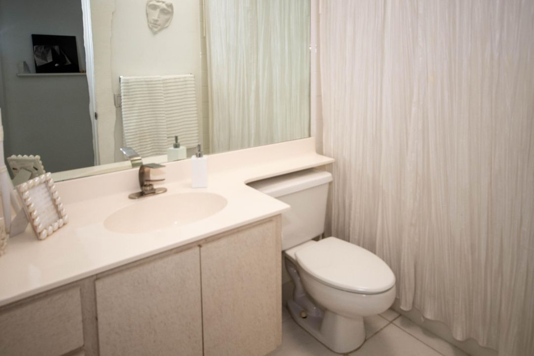 Под контрактом: $799,000 (3 спален, 2 ванн, 2024 Квадратных фут)