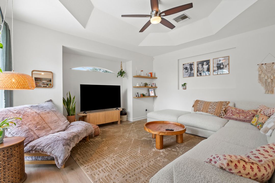 待售: $524,900 (3 贝兹, 2 浴室, 2010 平方英尺)