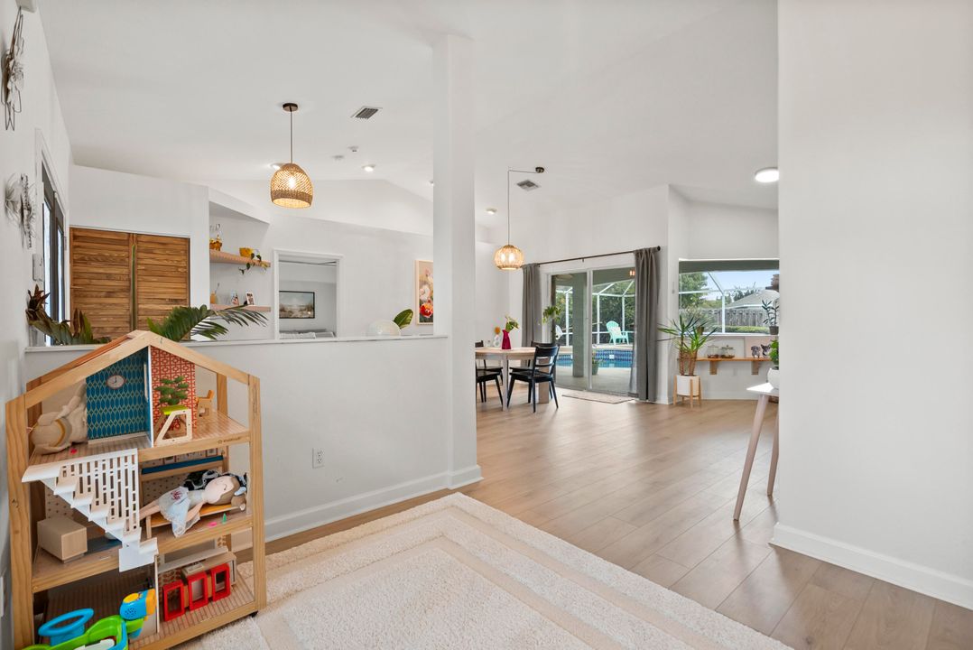 待售: $524,900 (3 贝兹, 2 浴室, 2010 平方英尺)