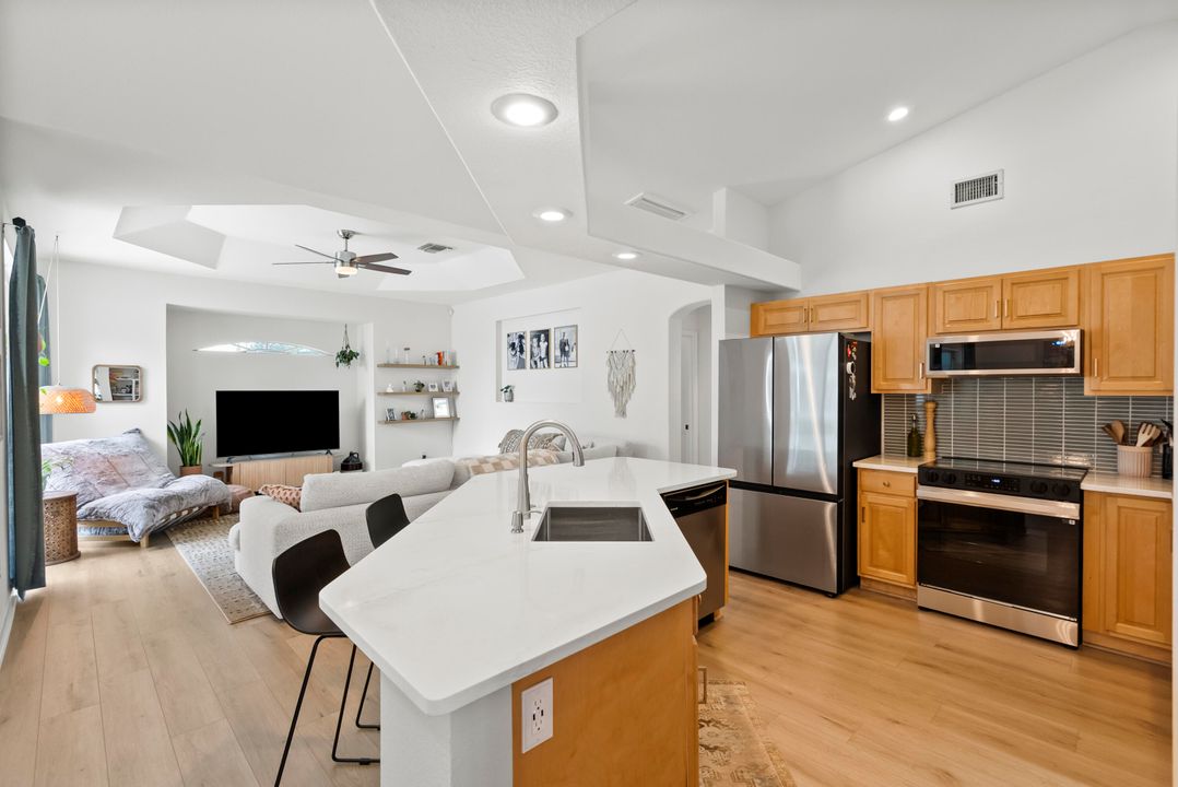 待售: $524,900 (3 贝兹, 2 浴室, 2010 平方英尺)