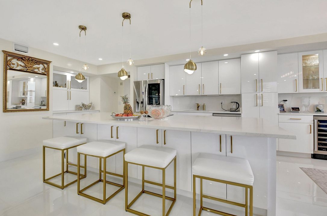 В аренду: $4,250 (2 спален, 2 ванн, 1400 Квадратных фут)