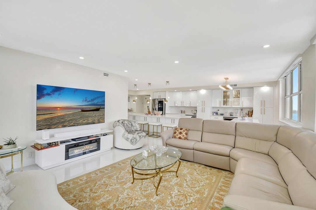 В аренду: $4,250 (2 спален, 2 ванн, 1400 Квадратных фут)