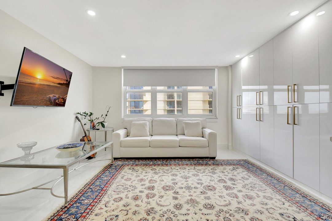 В аренду: $4,250 (2 спален, 2 ванн, 1400 Квадратных фут)