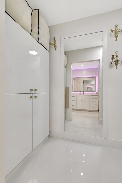 В аренду: $4,250 (2 спален, 2 ванн, 1400 Квадратных фут)