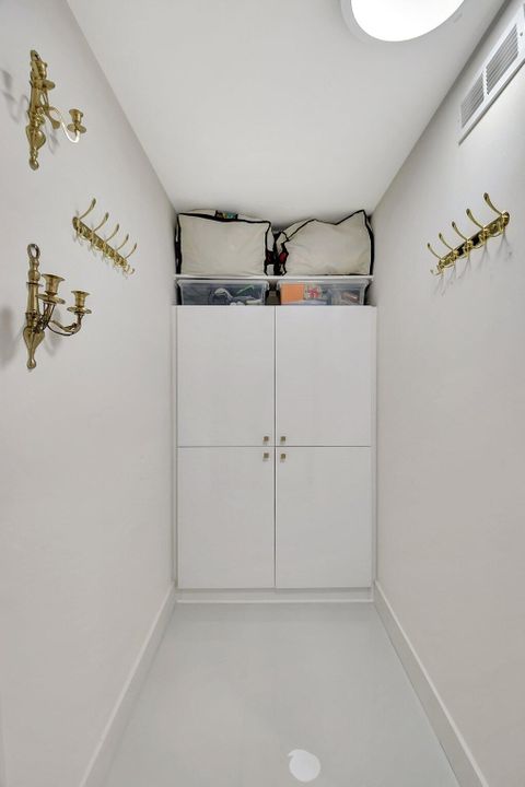 В аренду: $4,250 (2 спален, 2 ванн, 1400 Квадратных фут)